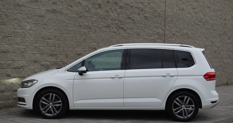 Volkswagen Touran cena 74998 przebieg: 175800, rok produkcji 2019 z Ciechocinek małe 781